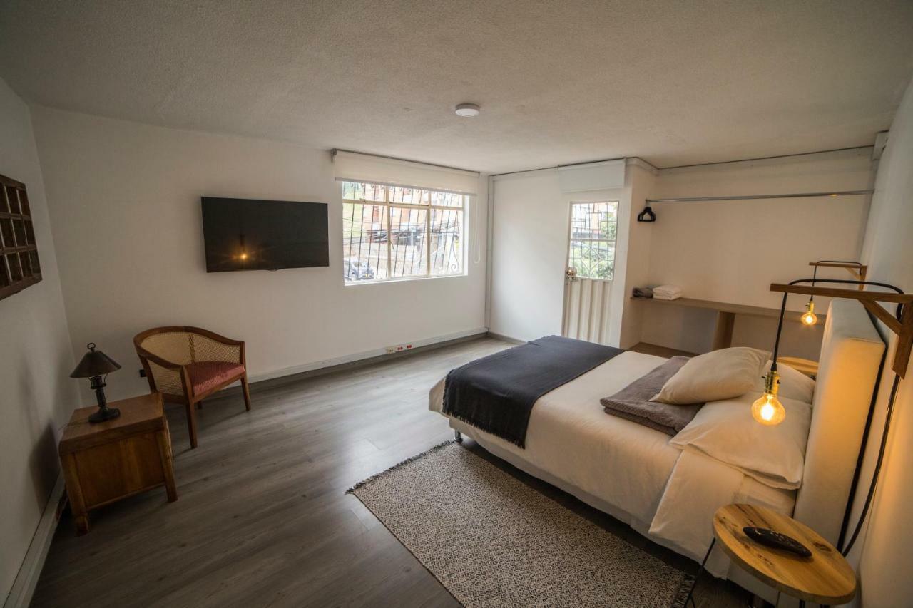 Hostal Casa 66 *