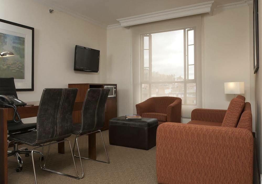 Hotel Embassy By Hilton - Rosales