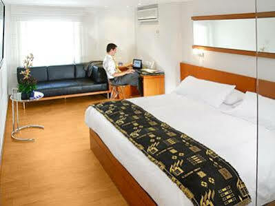 Nh Boheme Royal Hotel 4*