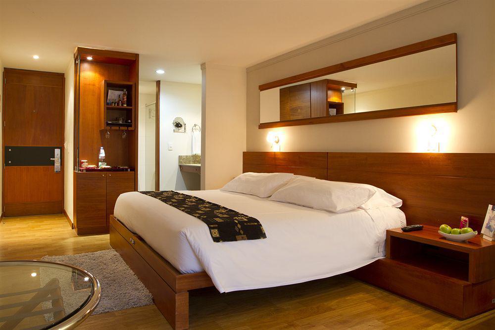 Nh Boheme Royal Hotel
