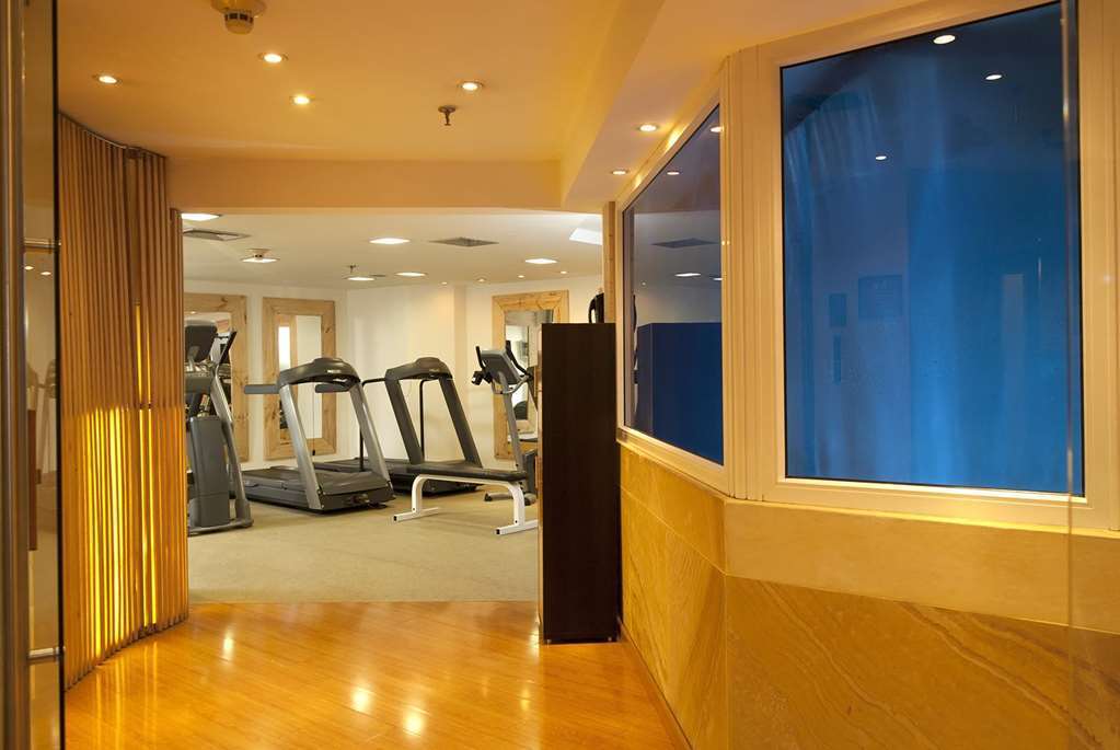 Embassy By Hilton - Rosales Hotel 5*