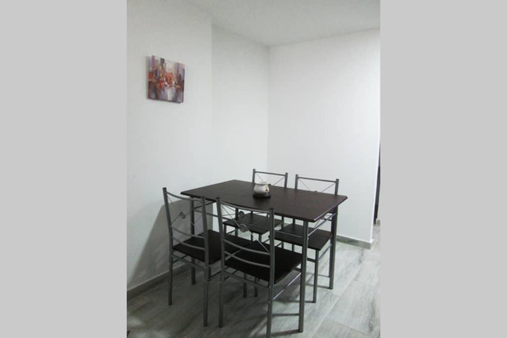 Apartaestudio Amoblado 102a * Bogotá