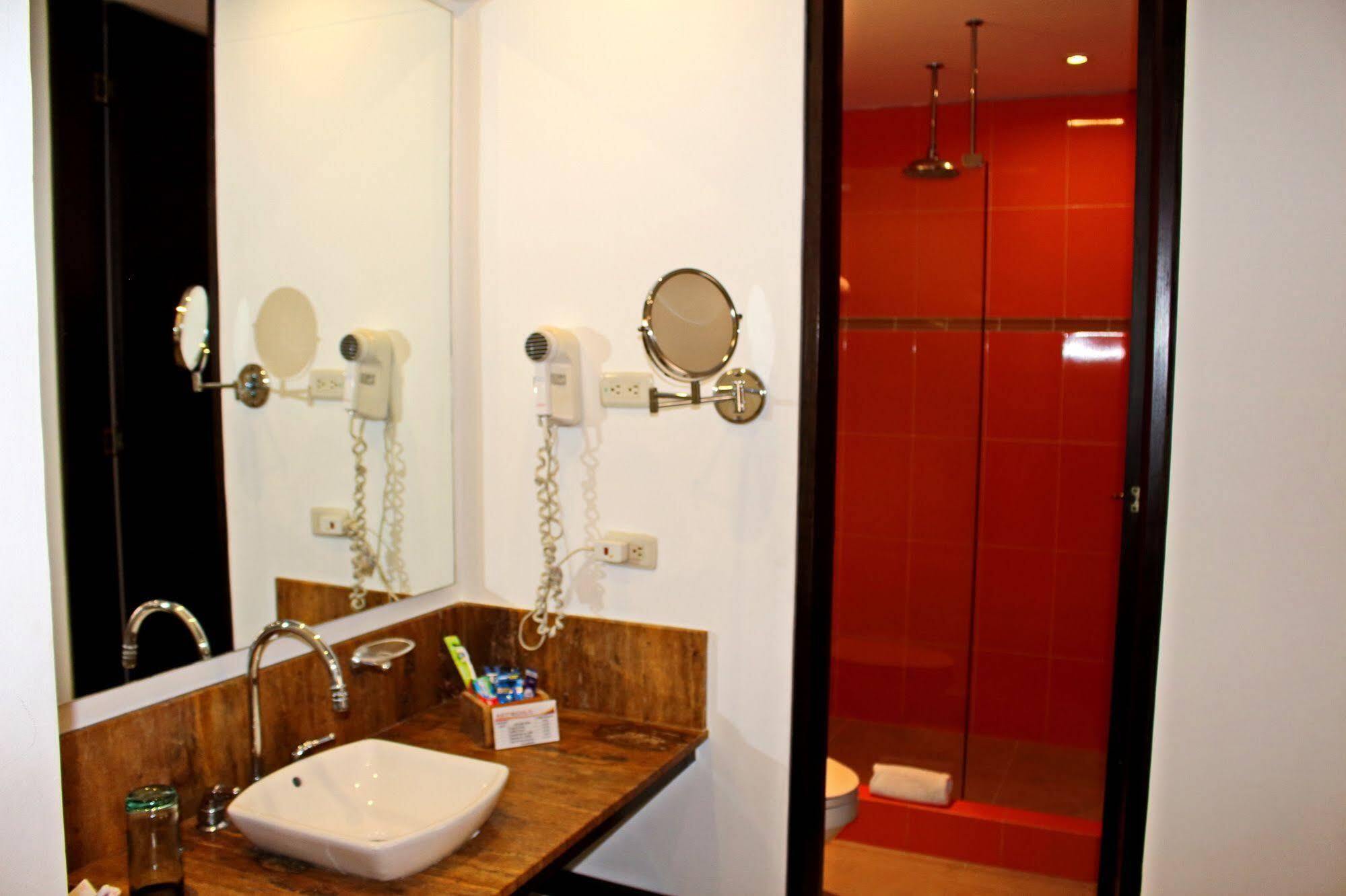 Retiro 84 By Mij Hotel 4*