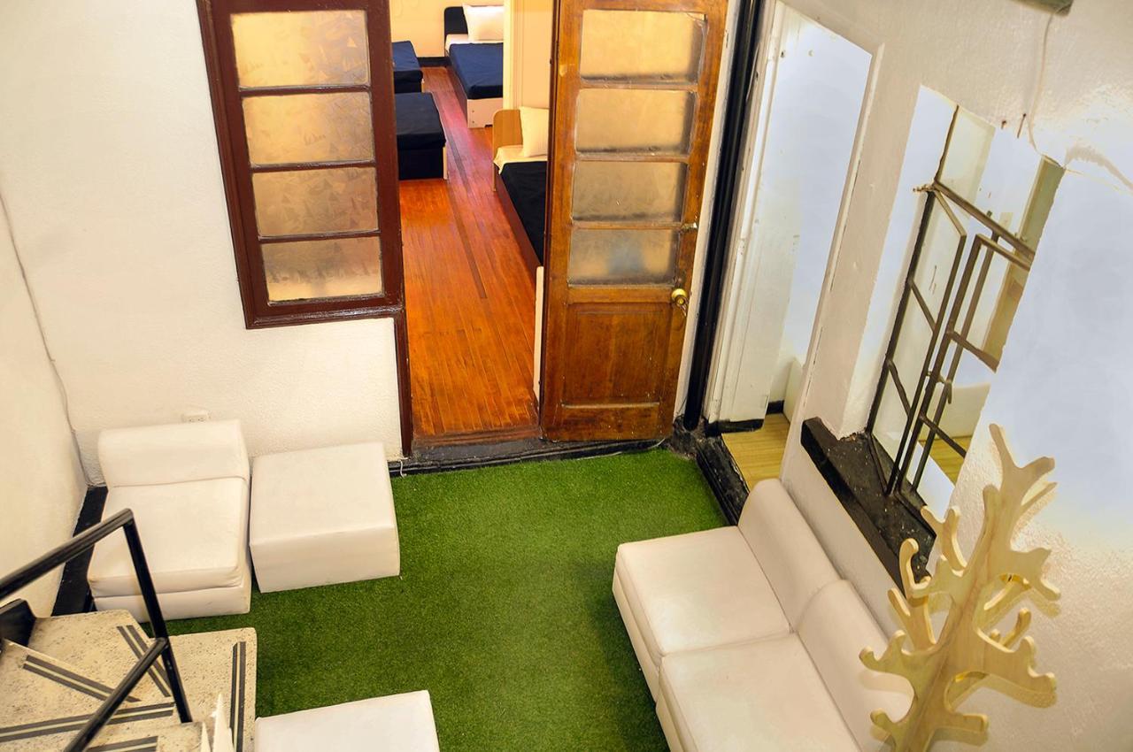 Hostal Agora Palermo *