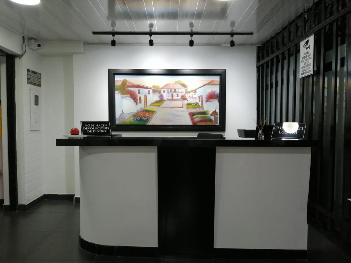 Crown Park Hotel *