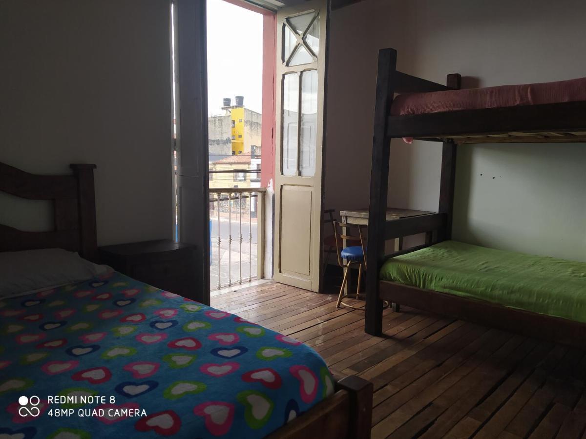 Hostal Hostal CQ Lourdes *