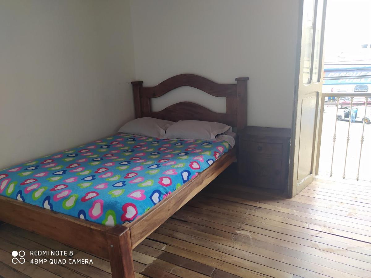 Hostal CQ Lourdes *