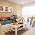 The Petit Flat - Bright & Stylish Studio Apartment Near Unicentro