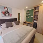 Estudio En Edificio Con Piscina Climatizada