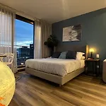 Apartment With Hotel Amenities, Coworking, Room Service, Gym