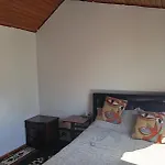 Habitacion Calida Y Amplia Para 2 O 3 Personas