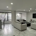 5 Star Apartment