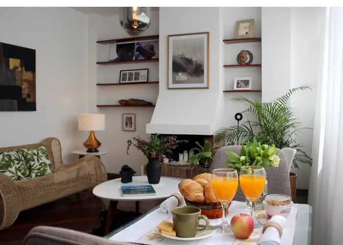 Depa Monserrate - Charming Historic Nest With Breathtaking Mountain Views - Apartaestudio