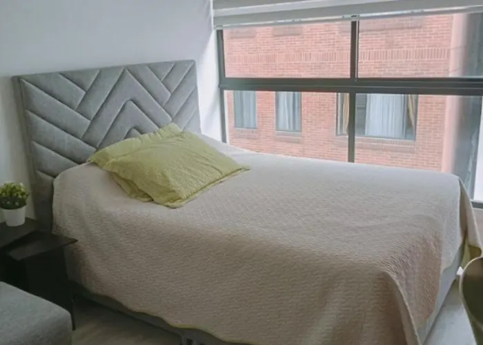 Origen Habitat Cerca Embajada Usa