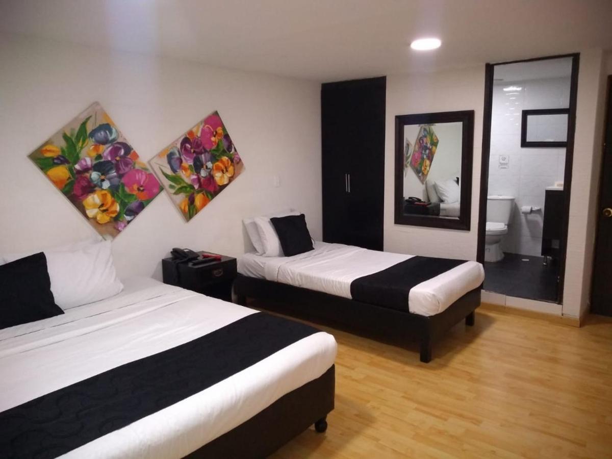 Santiago Plaza Hotel 2*