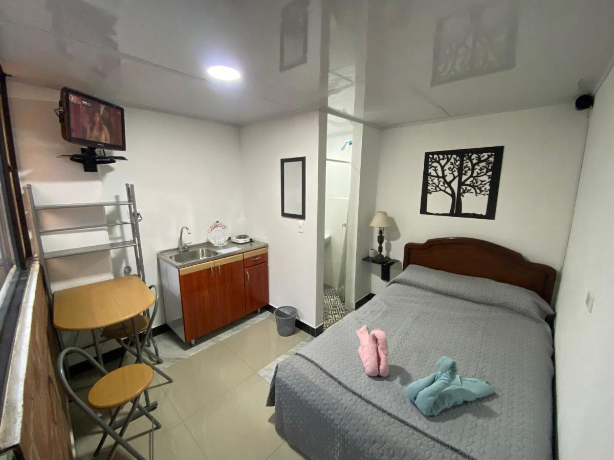 Apartaestudio pequeño privado cerca al aeropuerto Apartamento *