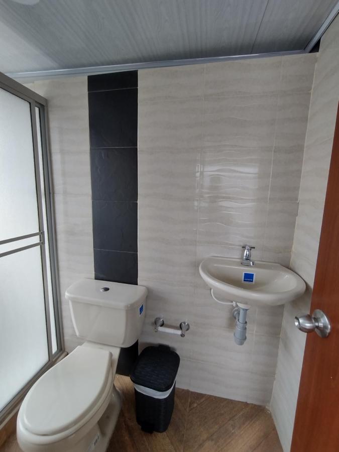 Airport Hotel *