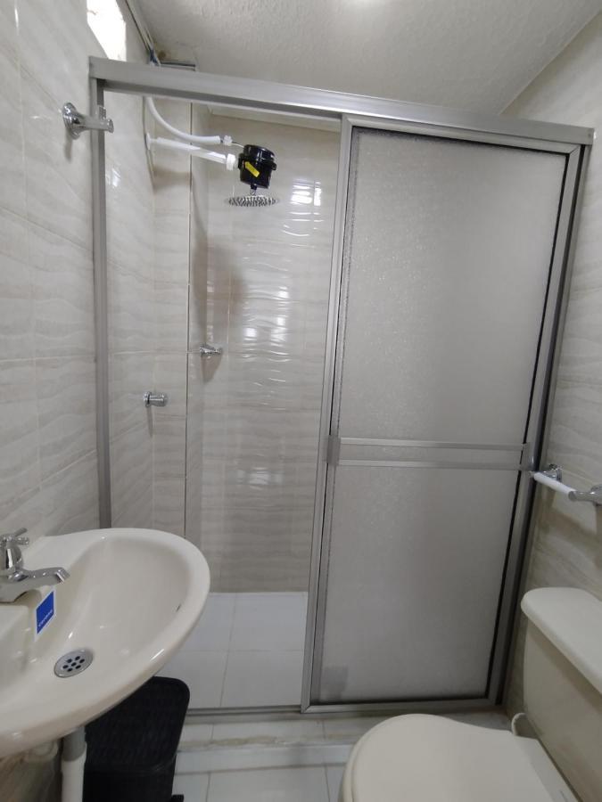 Airport Hotel *