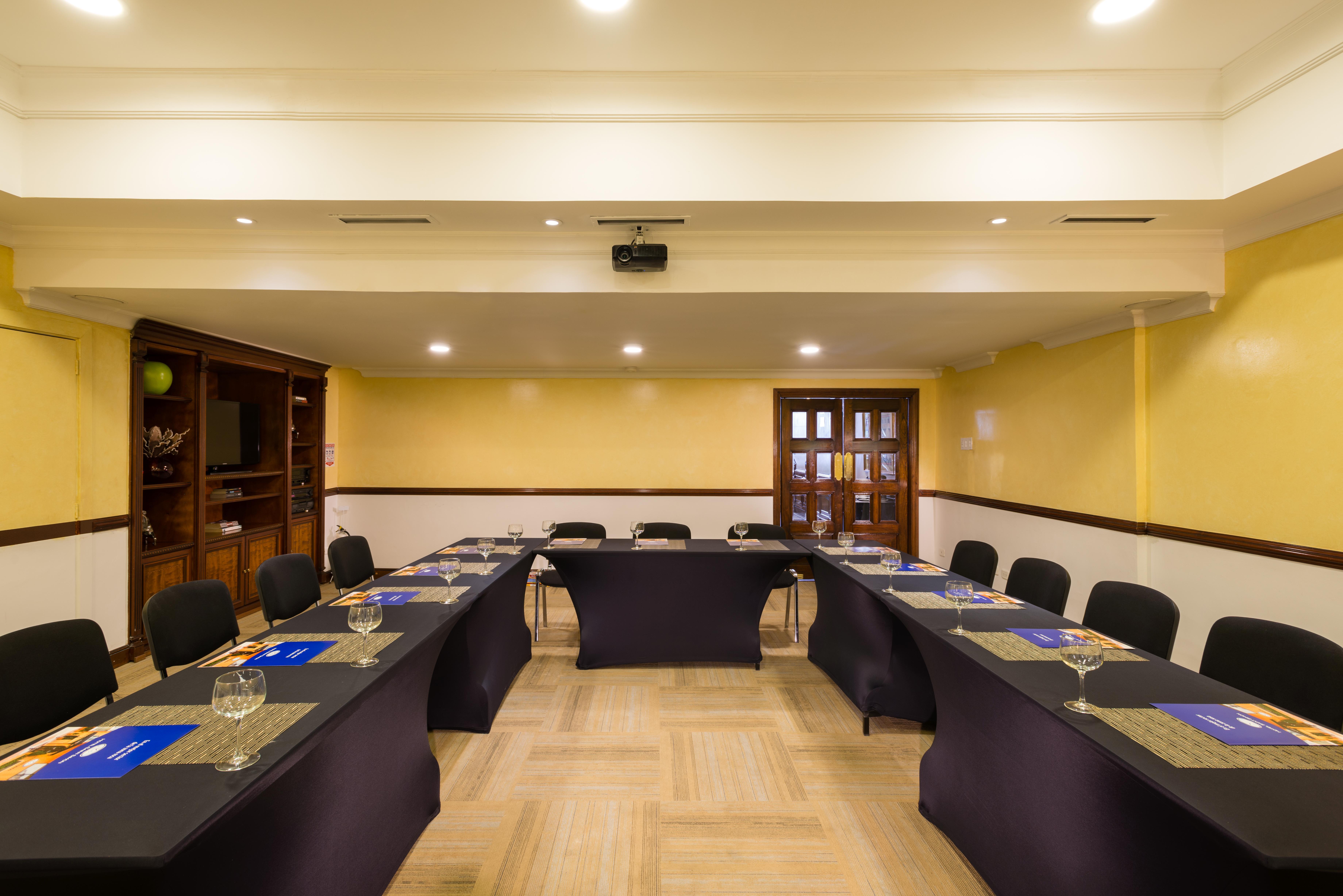 Saint Simon Hotel 3*