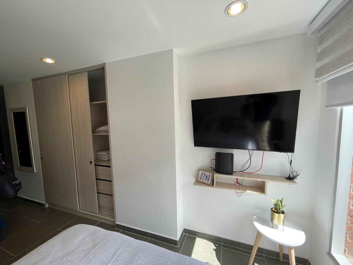 Apartamento Independiente Ubicado En Santa Barbara 203 *