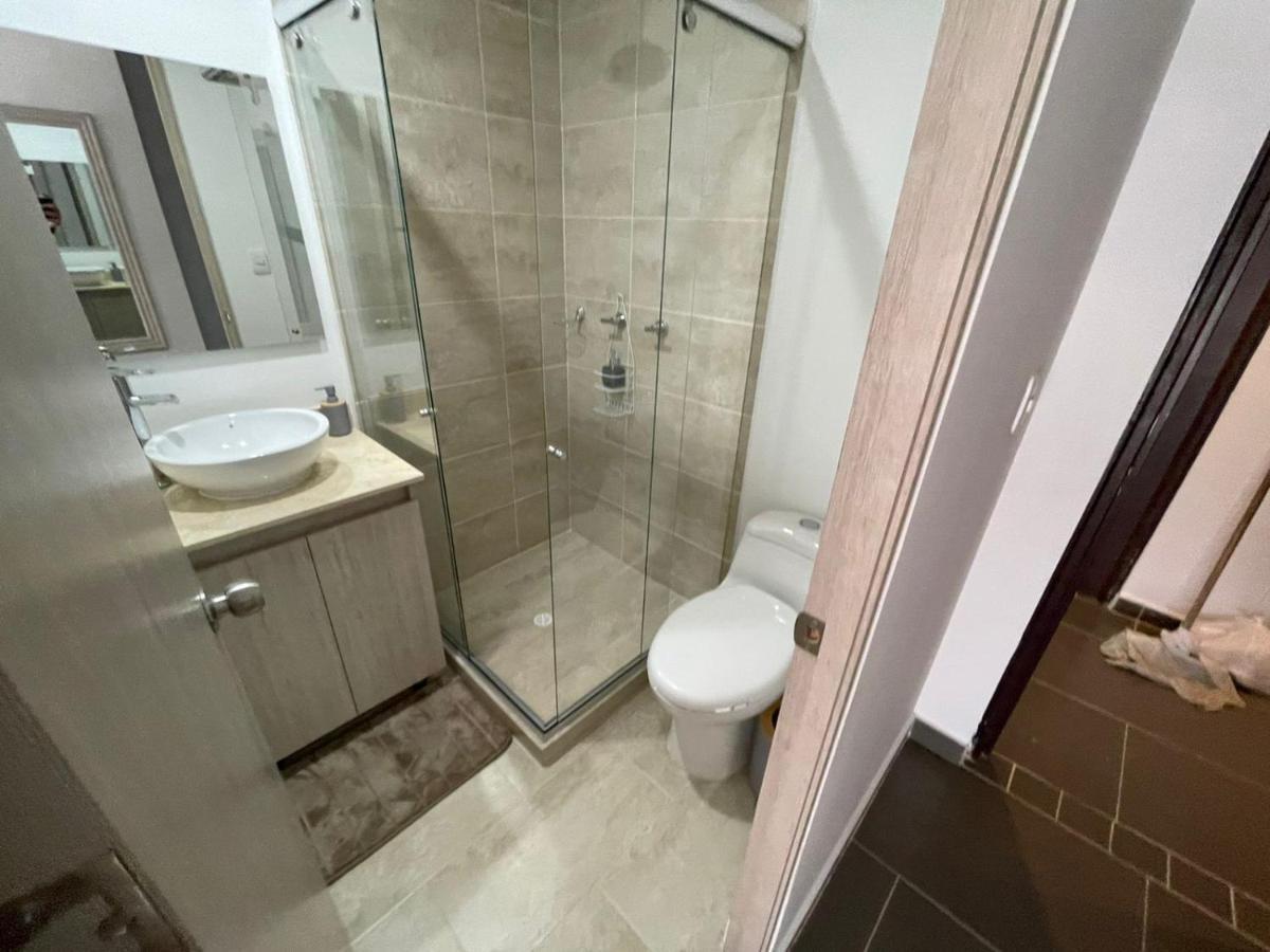 Apartamento Independiente Ubicado En Santa Barbara 203 Bogotá