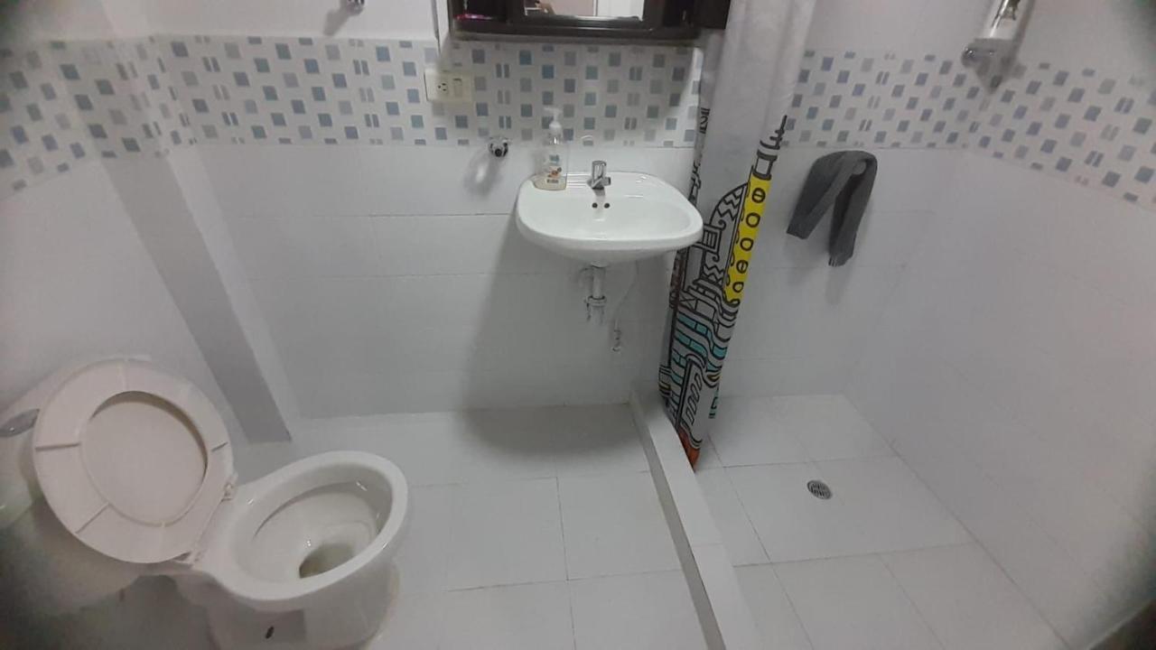 Apartamento Cerca A Embajada Americana Corferias Centro Club Militar 201 *