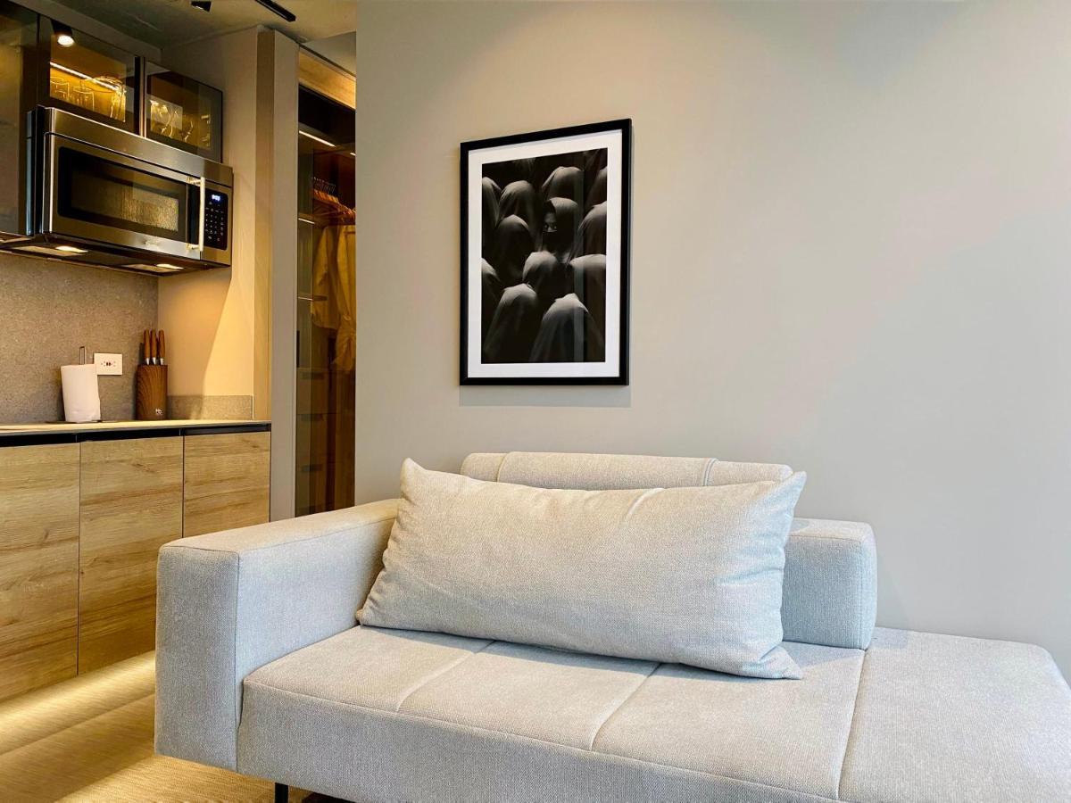 Monochrome Loft In San Patricio * Bogotá