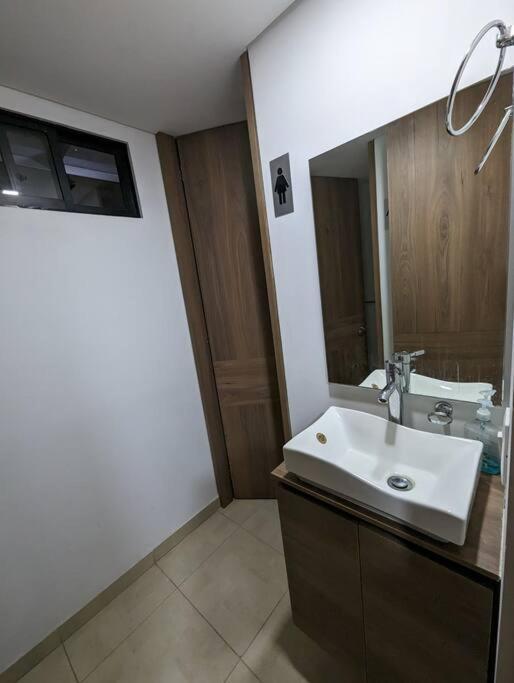 Apartamento Hermoso Loft En Unicentro, Batan, Clinica Reina Sofia! *