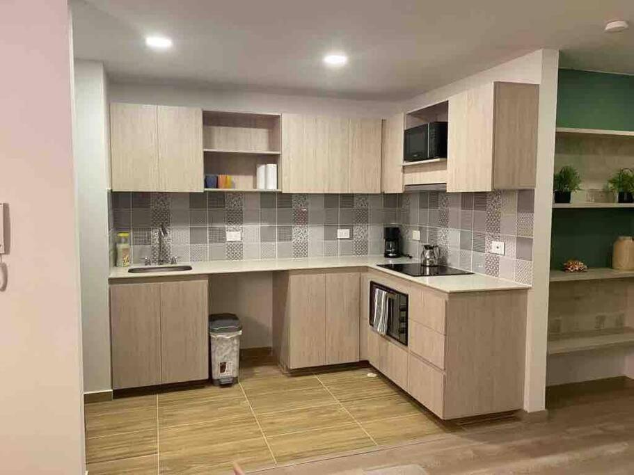 Brand New Apt, Perfect View Apartamento