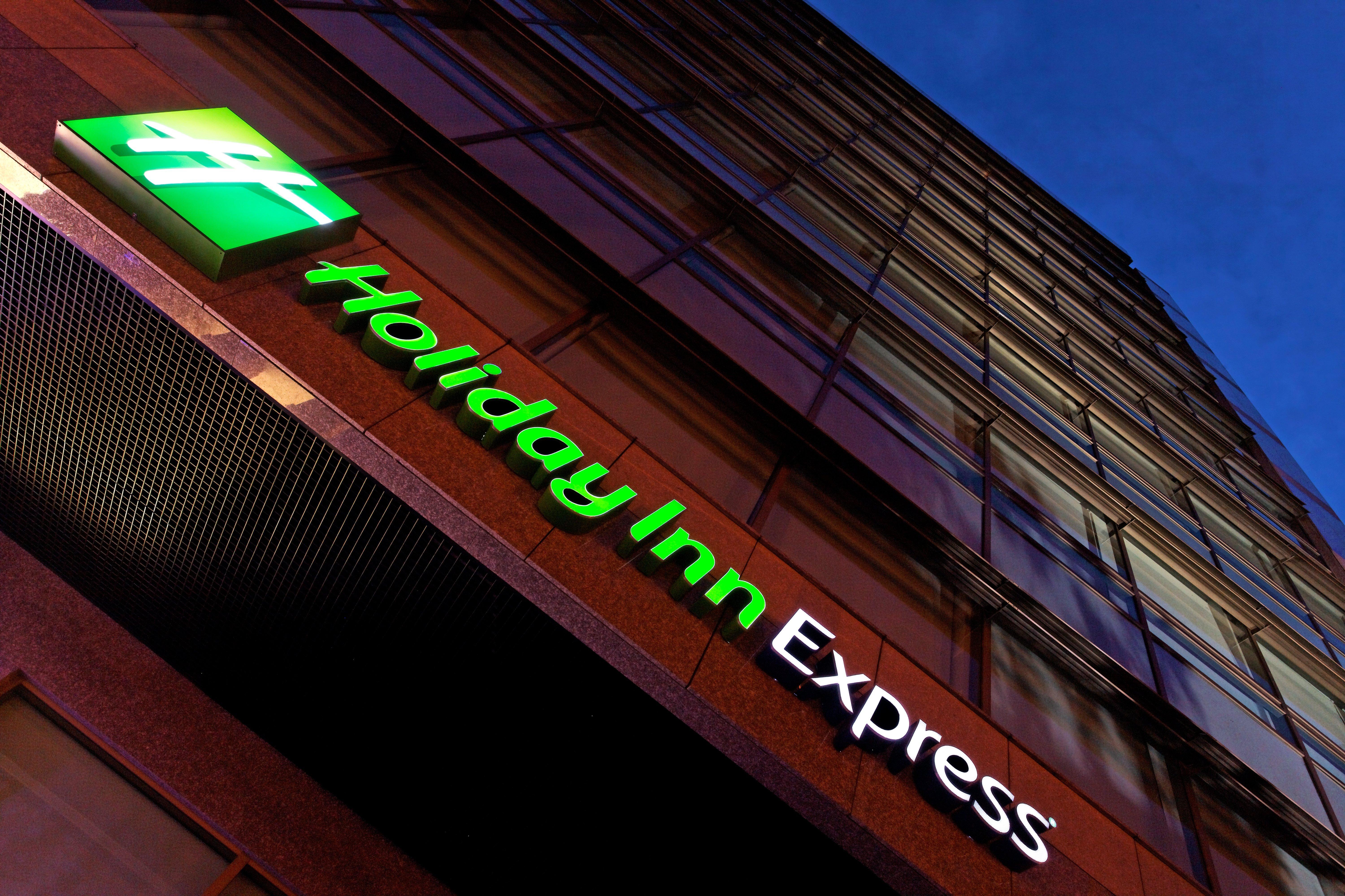 Express - Parque La 93, An Ihg