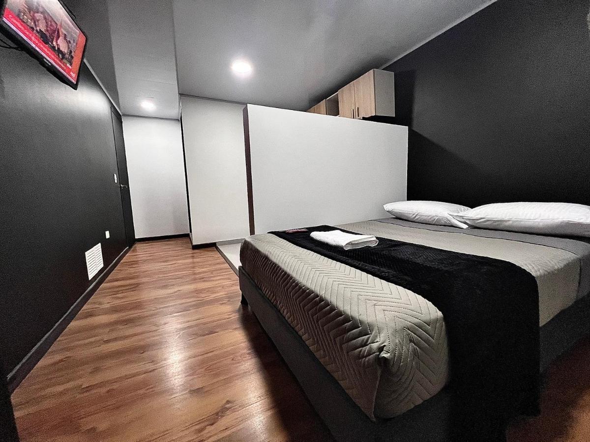 Hotel Aw Ariston Airport 4*