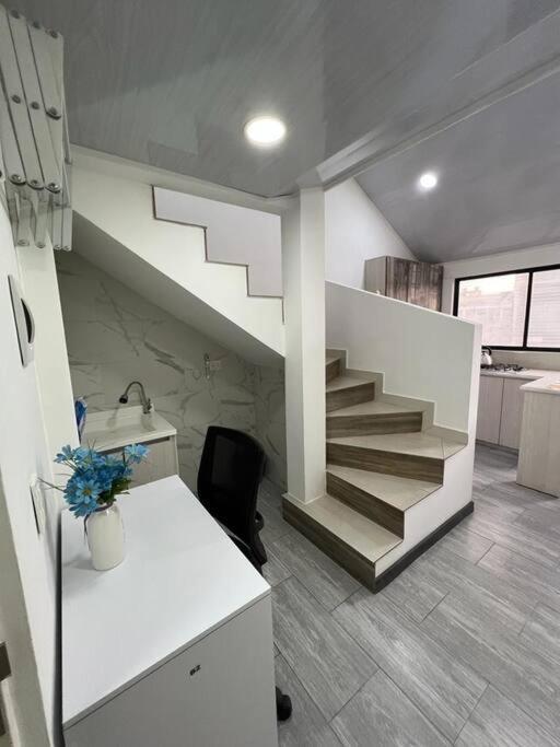 Apartamento Aparta-estudio Ciudad Jardin Norte - 302