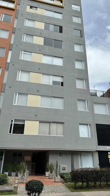 Independent In Front Business Center Apartamento Bogotá