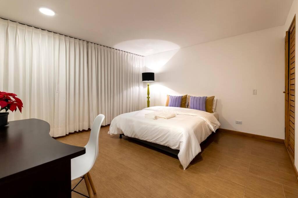 5-3 Parque 93, Apartamento *