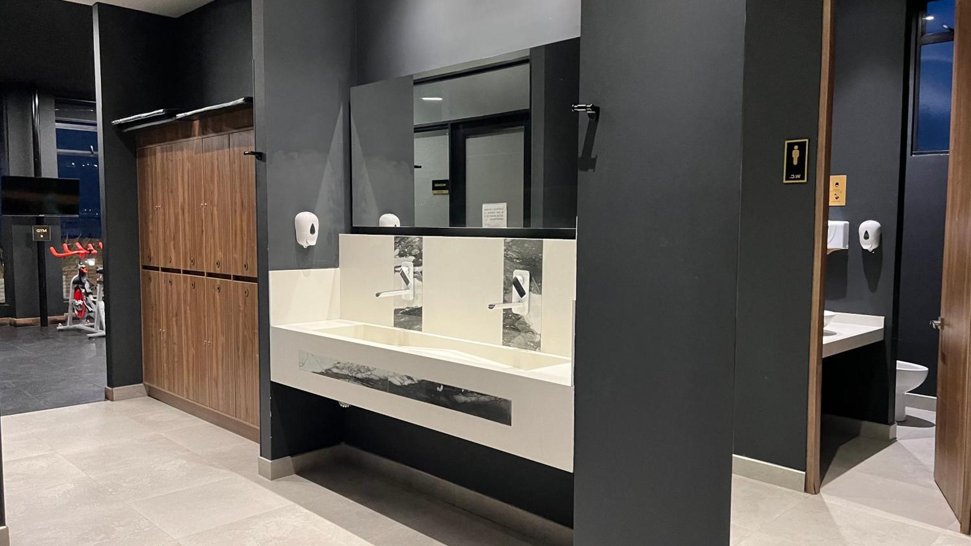 With Amenities, Coworking, Service, Gym
