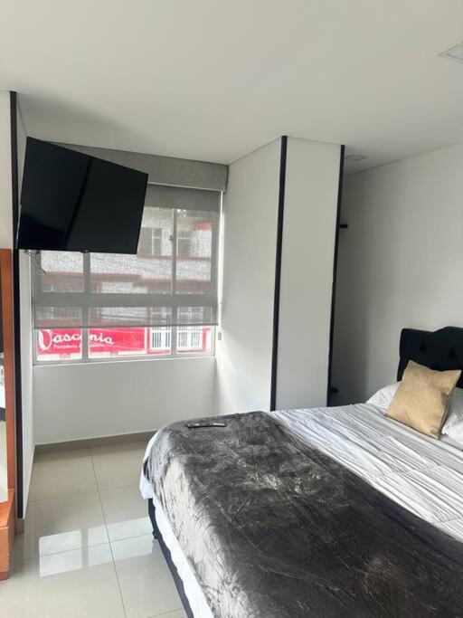 Apartamento 101 Embajada Americana , Corferias Agora G12