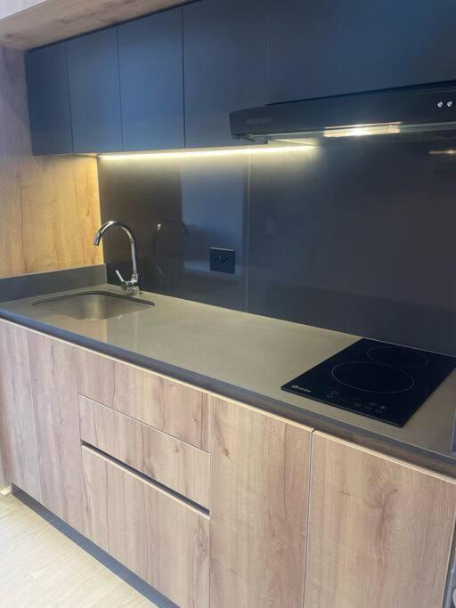 Amazing With Large Coworking Area In The Best Location In Apartamento Bogotá