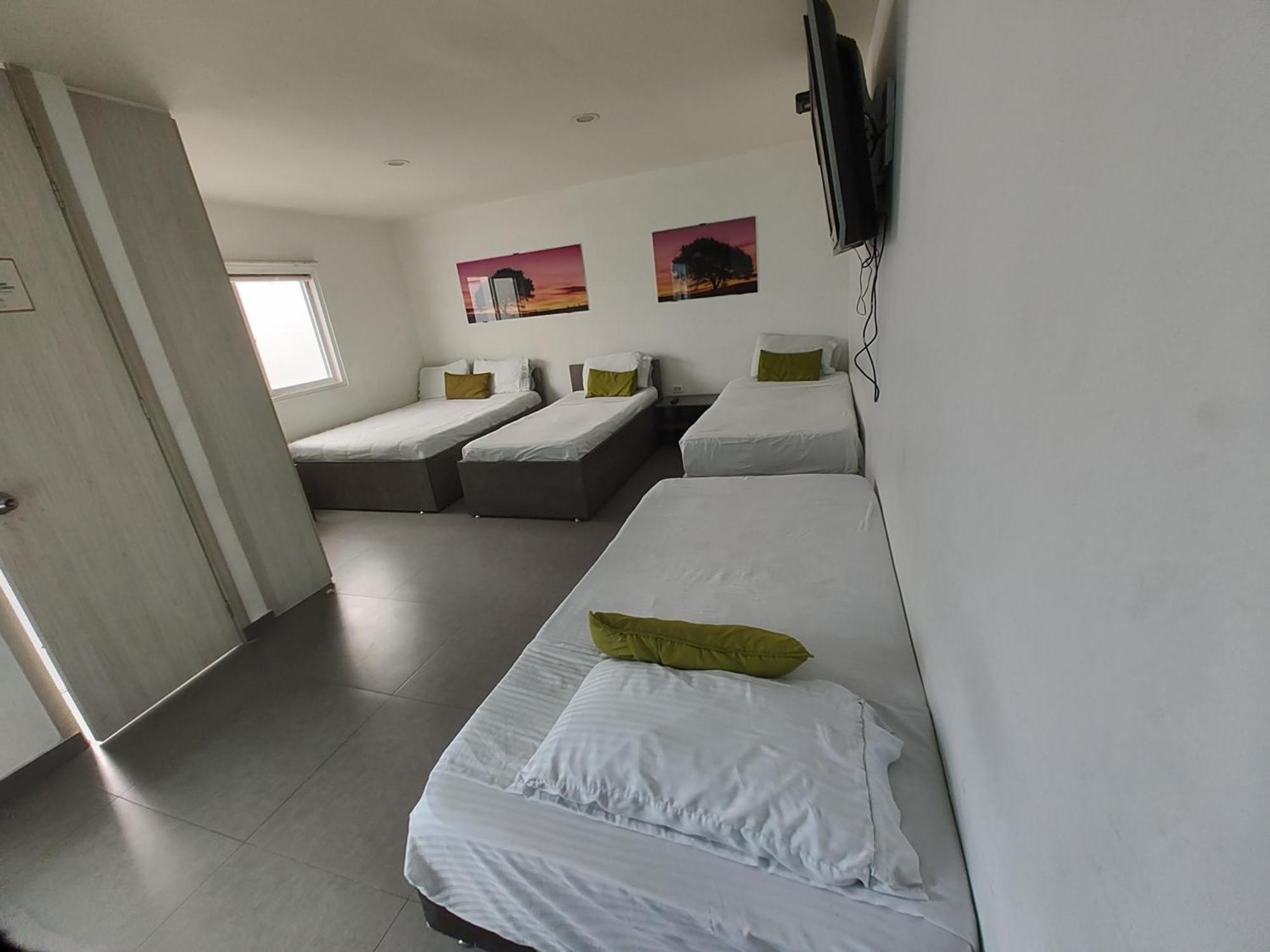 Embajada Feria Imperial 3*