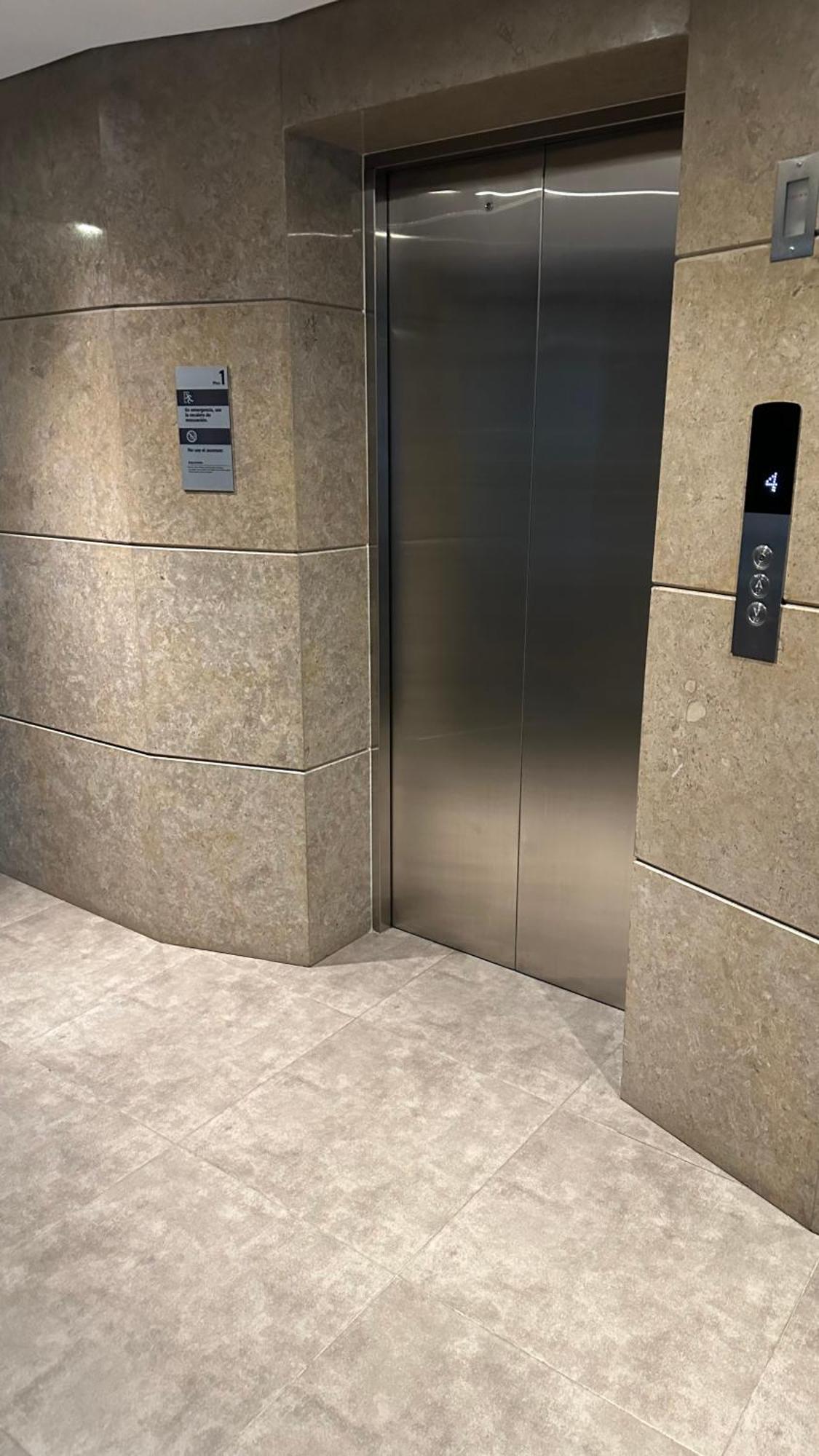 Apartamento Independent In Front Business Center