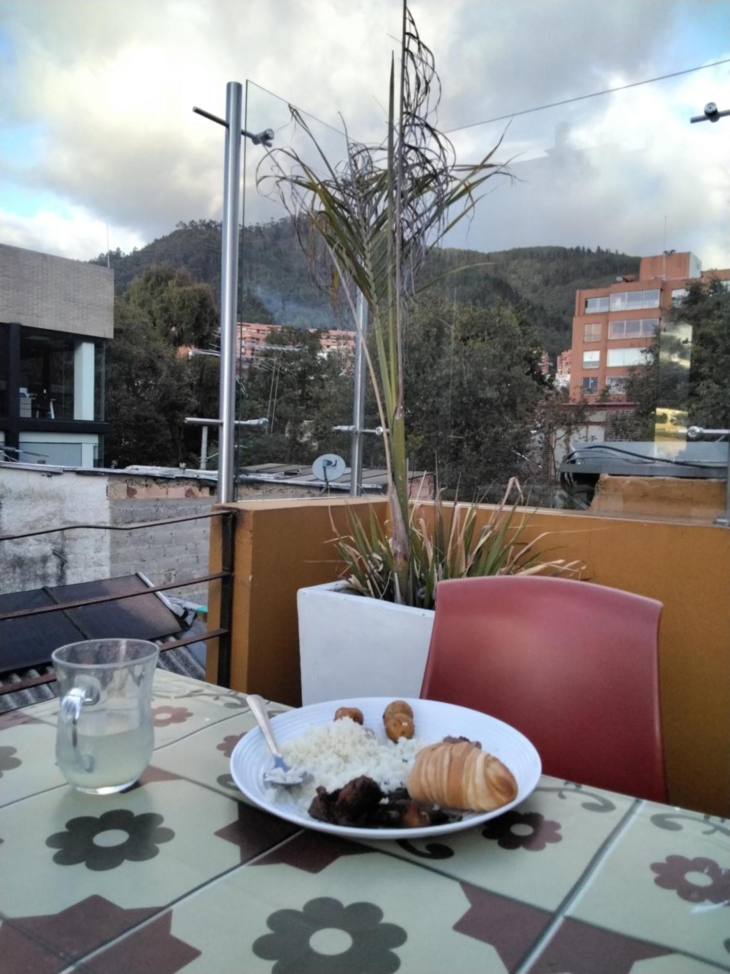 Hostal Usaquen Station