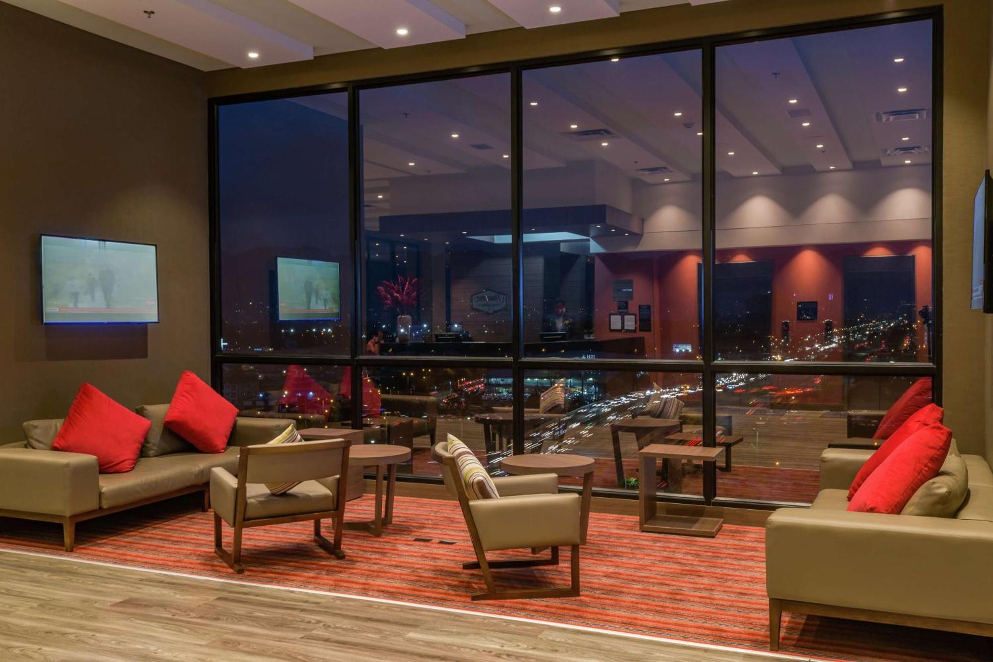 Hampton By Hilton Airport Bogotá