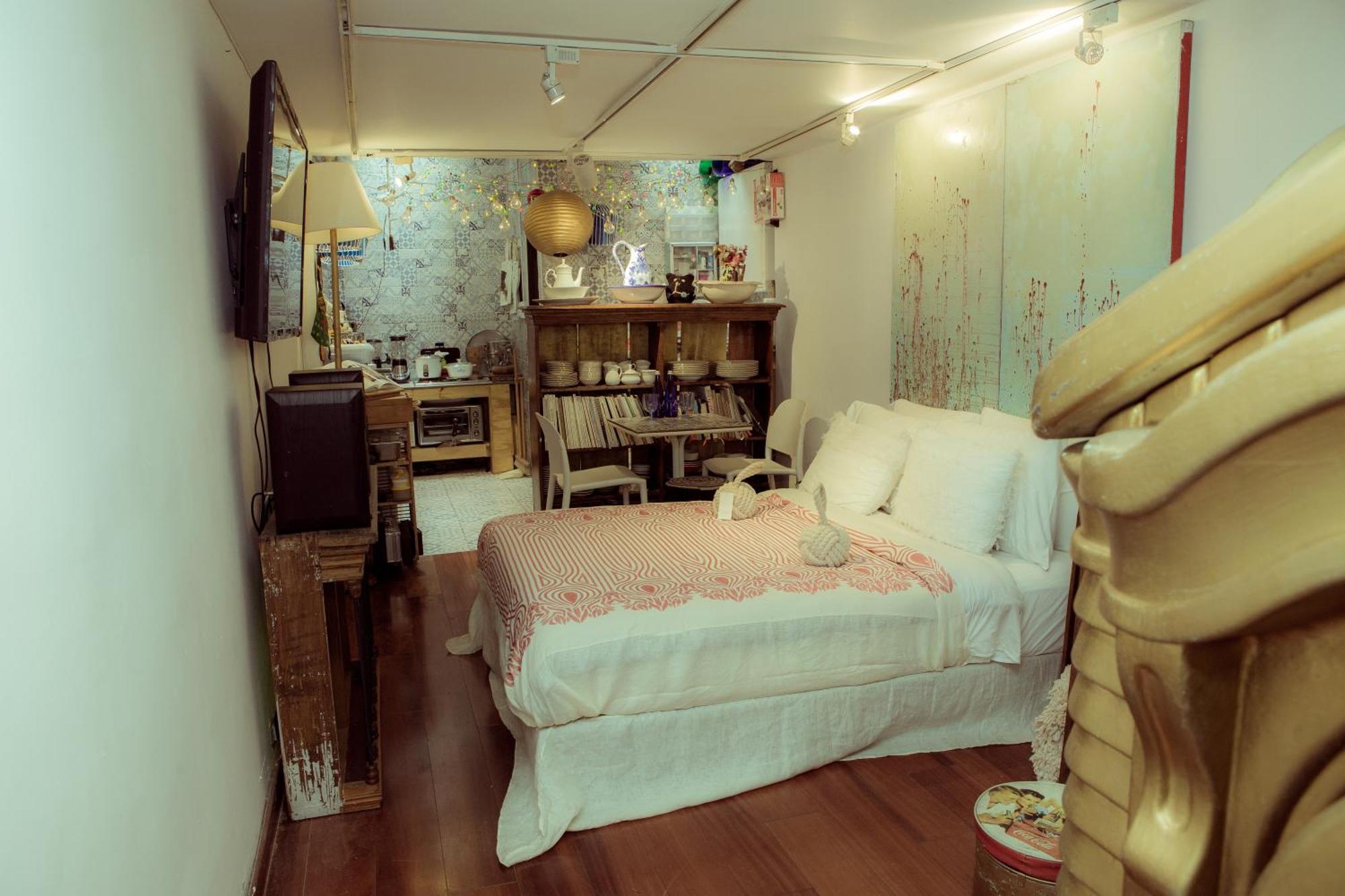 Atelier For Artists *