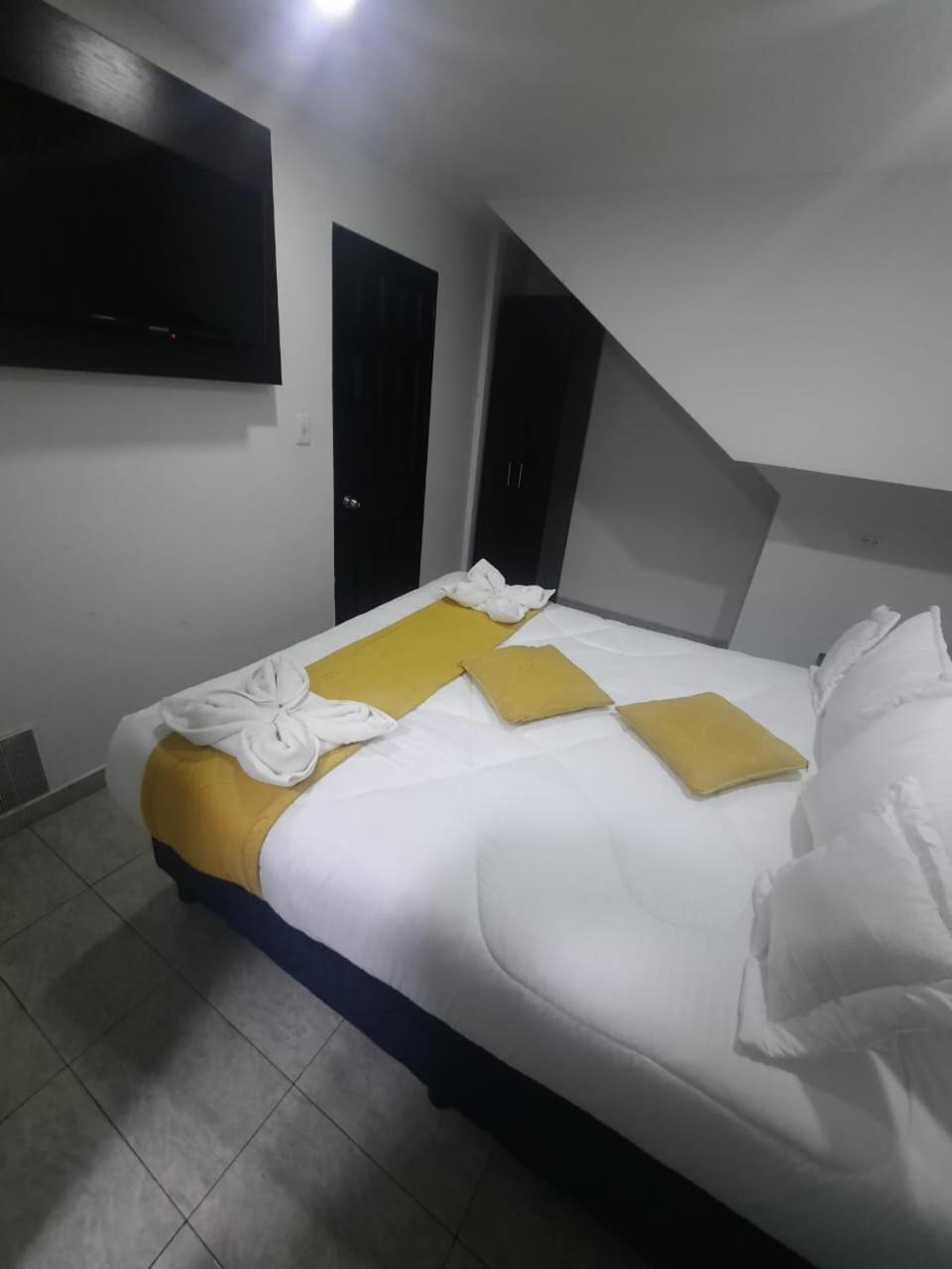 Zafiro Boutique Hotel *