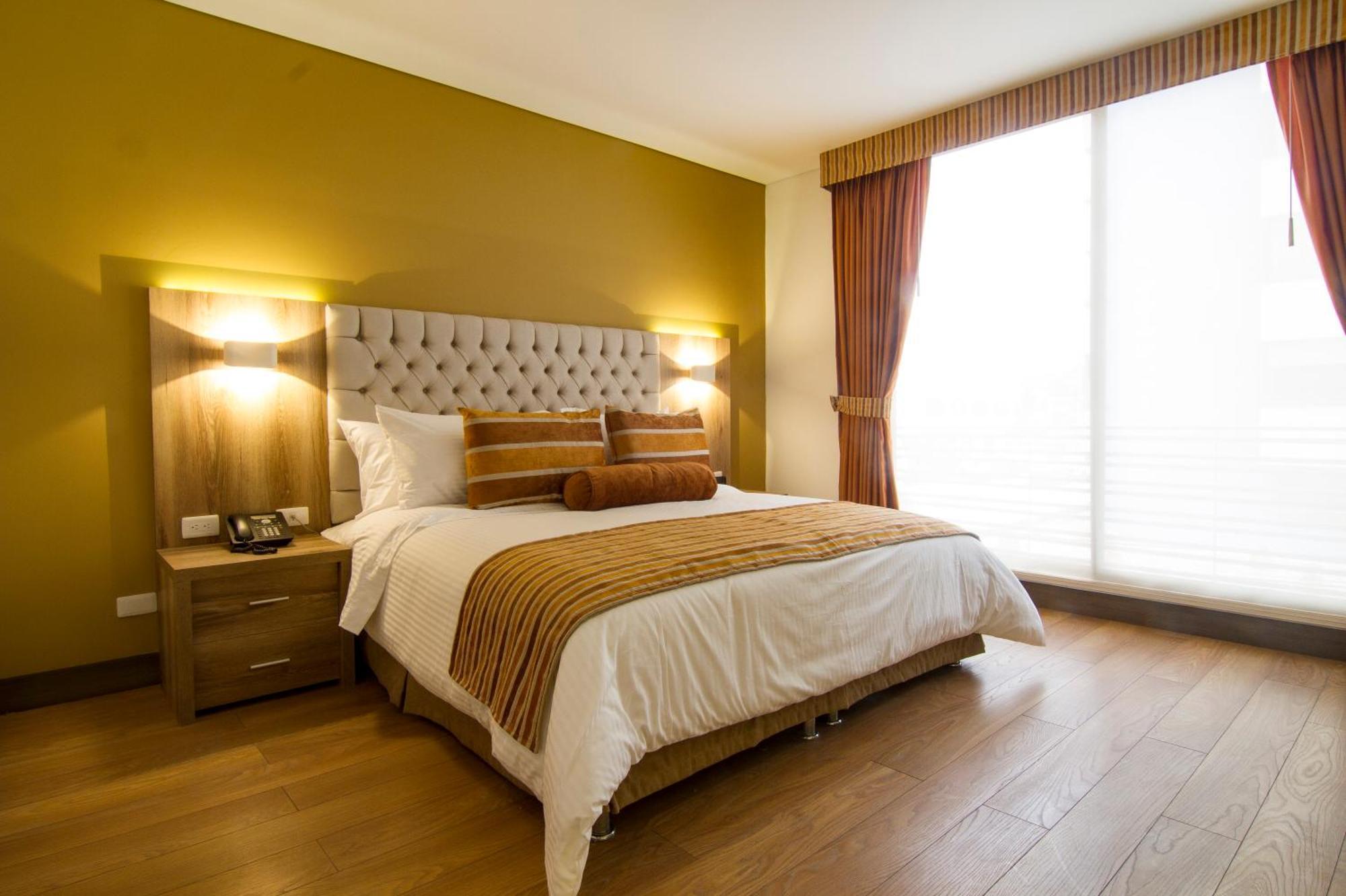 Hotel De Película Apartasuites 4*