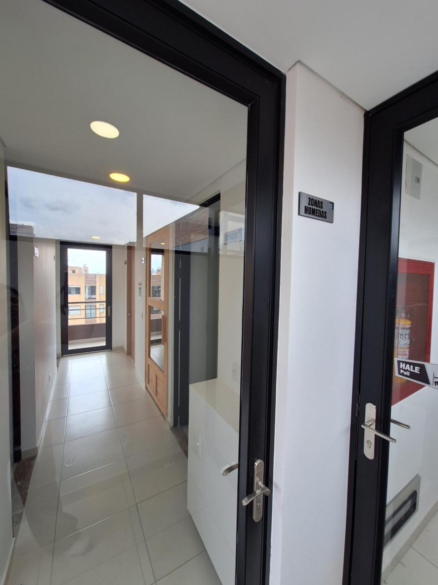Estudio En Edificio Con Piscina Climatizada *