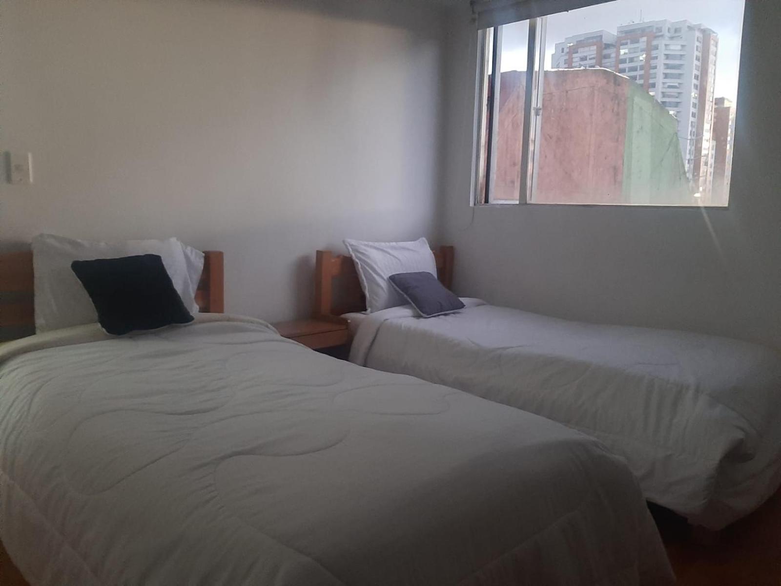 Sector De Corferias , Y A 5 Cuadras, Embajada Americana 10 Cuadras, Cerca Al Can , G 12 , Universidad Nacional , Aeropuerto A 2 Cuadras Estacion Ciudad Universitaria Marque-tresdiecisietecincoveintisieteveintiseistreintayu Apartamento Bogotá
