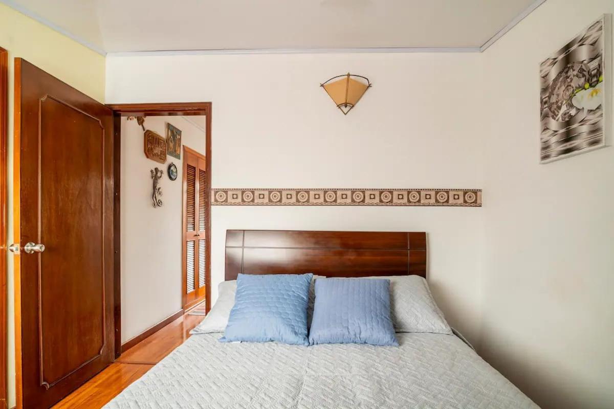 Habitación en casa particular Habitación Privada Con Parqueadero *