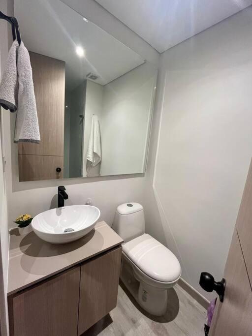 Apartamento Hermoso Nuevo Cerca A Embajada Y Corferias *