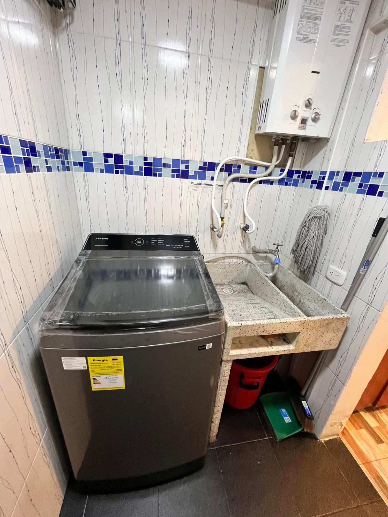 Apartamento Apartasuites 53 Cerca Al Aeropuerto 01 Bogotá