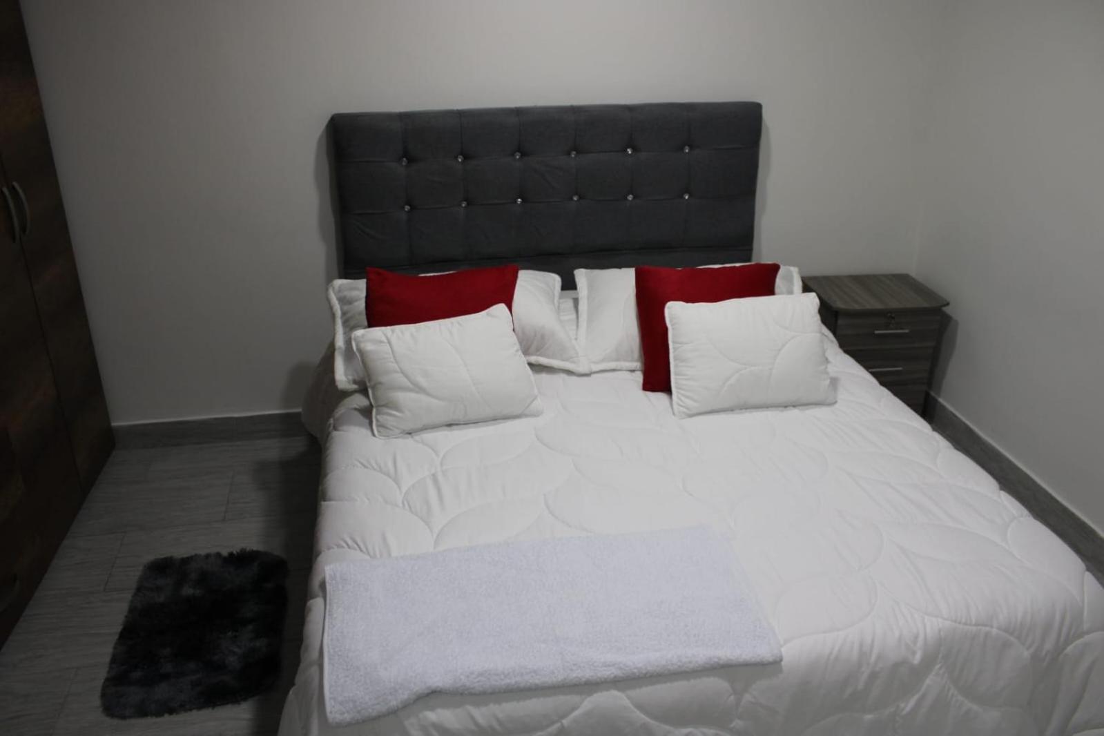 Cerca Al Aeropuerto Apartamento *